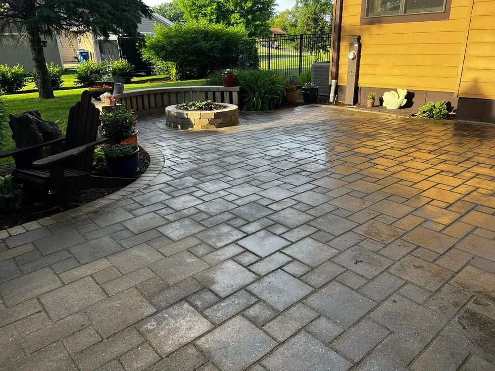 Local lawn mowing service in Elgin, IL by Braulio Landscaping