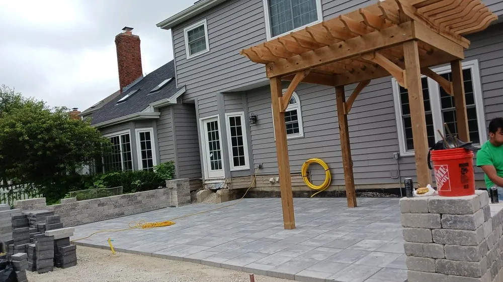 Expert garden landscaping experts serving Elgin, IL - Braulio Landscaping