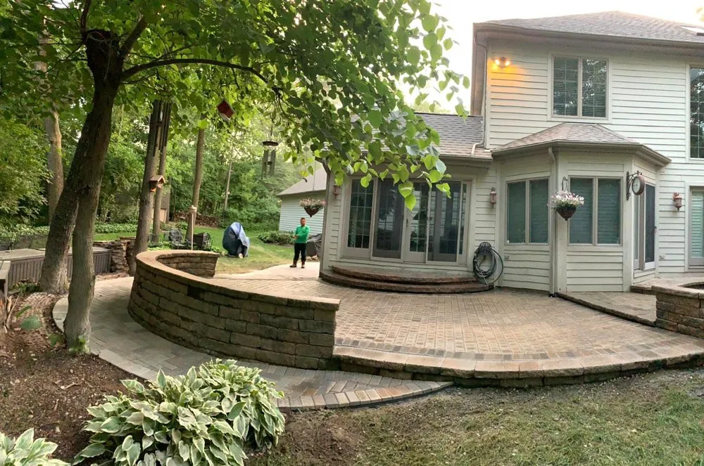 Affordable yard maintenance experts serving Elgin, IL - Braulio Landscaping