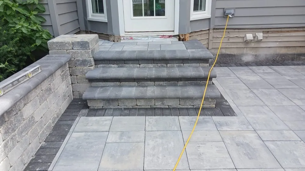 Local lawn mowing service for residential properties in Elgin, IL by Braulio Landscaping