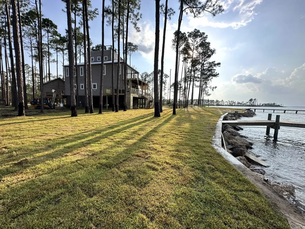 Expert lawn care service with custom design in Freeport, FL by Braulio Lawn Services
