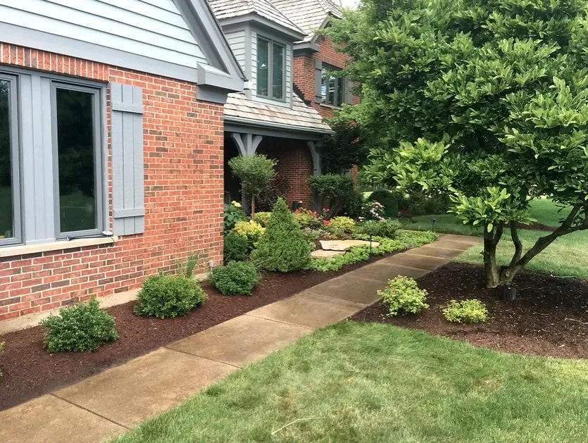 Top-rated lawn care service in Mundelein, IL - Braulio Mulch Supply