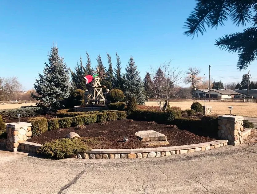 Custom outdoor landscaping near you across Mundelein, IL - Braulio Mulch Supply