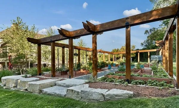 Braulio Mulch Supply Logo