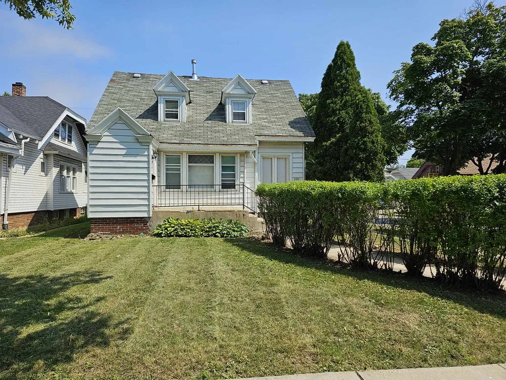 Trusted residential landscaping for beautiful yards across Milwaukee, WI - Braun's All-Year Landscaping