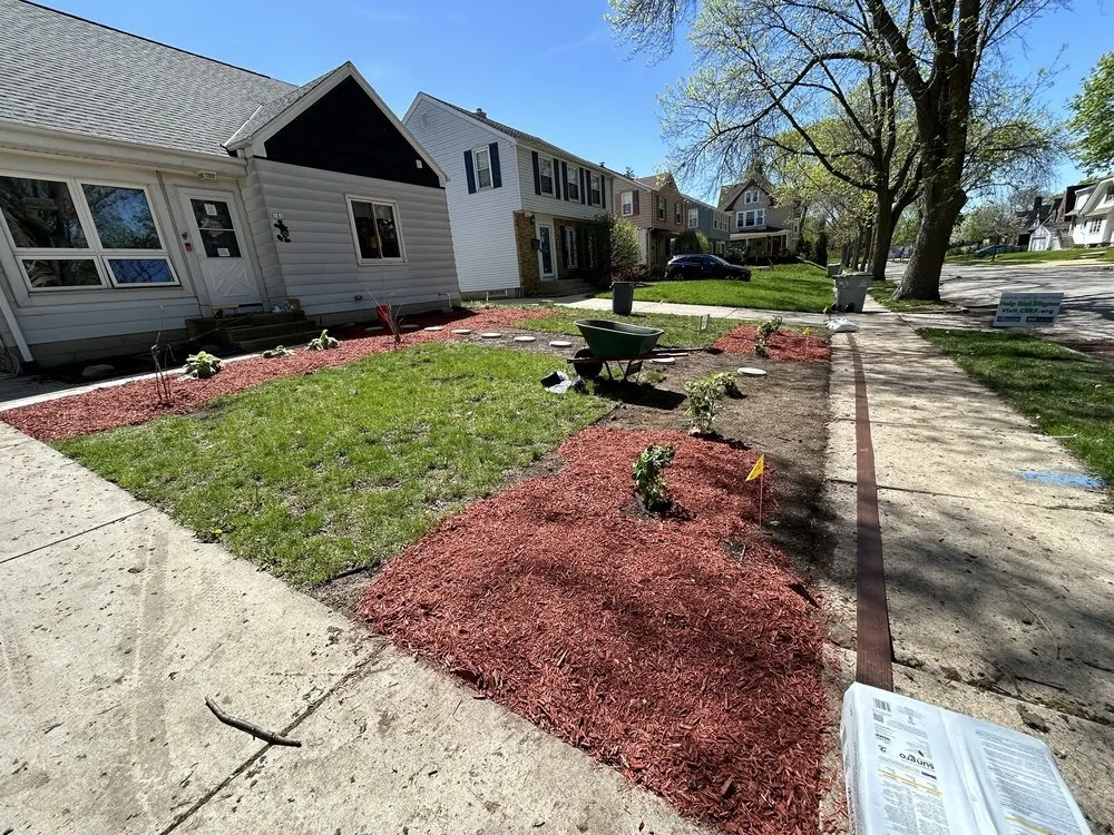 Local garden landscaping experts serving Milwaukee, WI - Braun's All-Year Landscaping