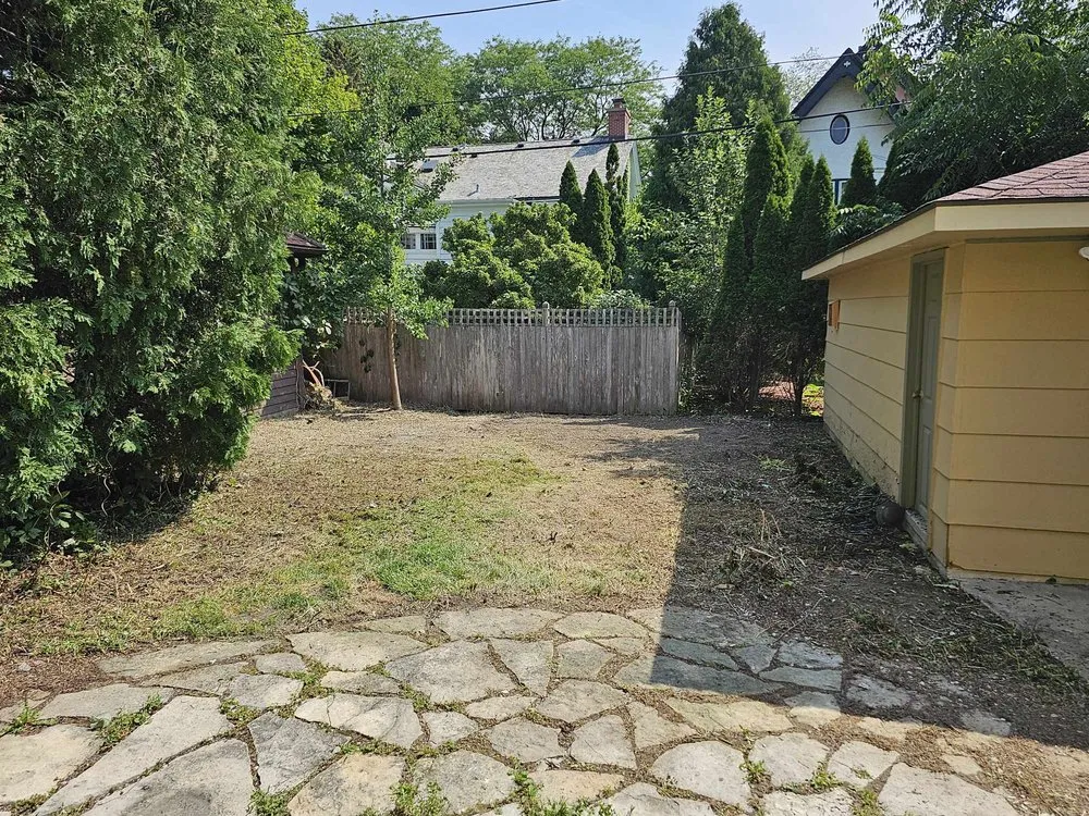 Trusted lawn mowing service experts serving Milwaukee, WI - Braun's All-Year Landscaping