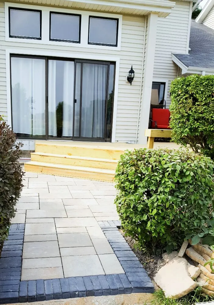 Trusted lawn care service in North Aurora, IL by BraunScapes