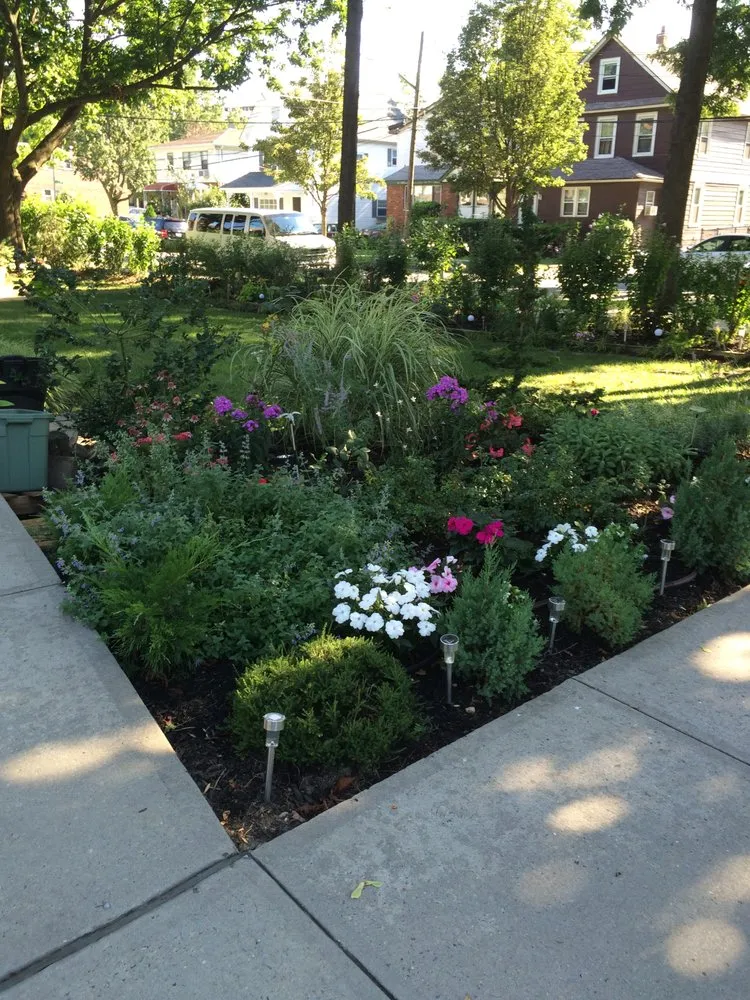 Expert lawn mowing service in Bayside, NY - Bravo Landscaping