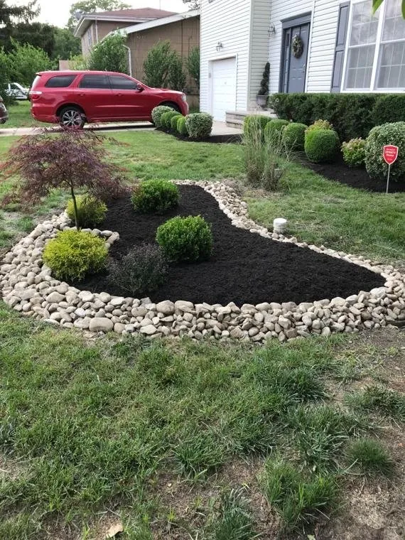 Local yard cleanup service in Toms River, NJ - Bravo Lawn & Landscaping