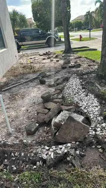 Custom garden landscaping in West Palm Beach, FL by Bravo Service