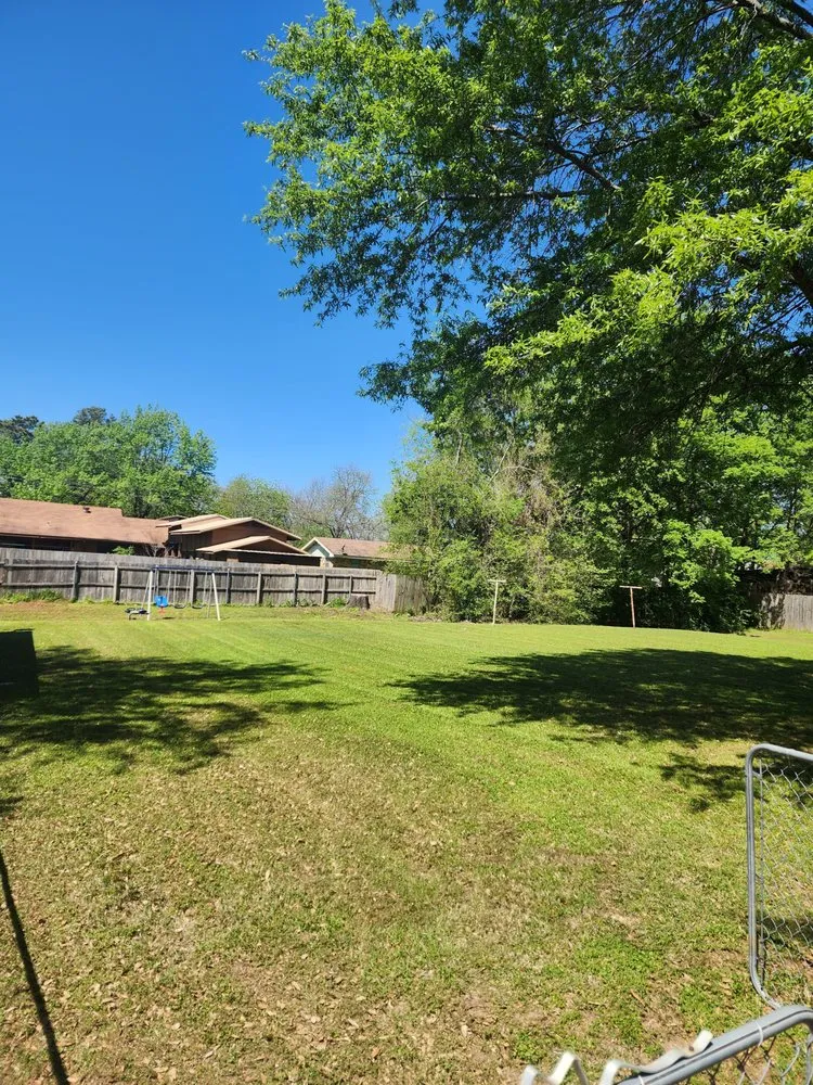 Reliable garden landscaping experts serving Dallas, TX - Brax Lawn Service