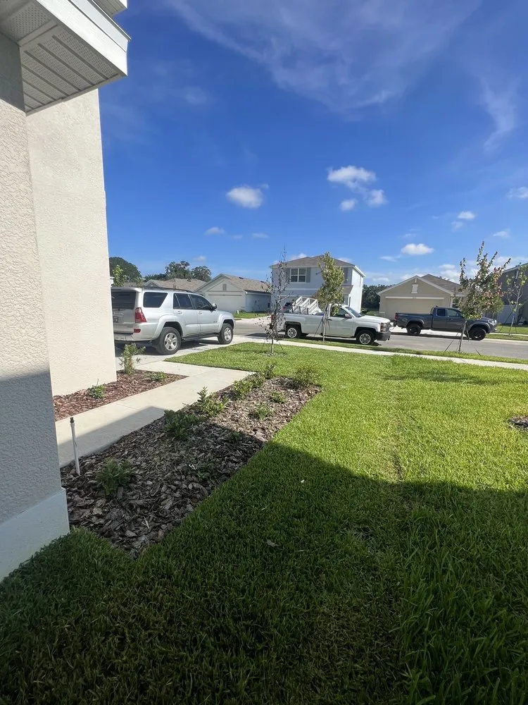 Affordable lawn care service near you across Dade City, FL - Braxton’s Lawn Care