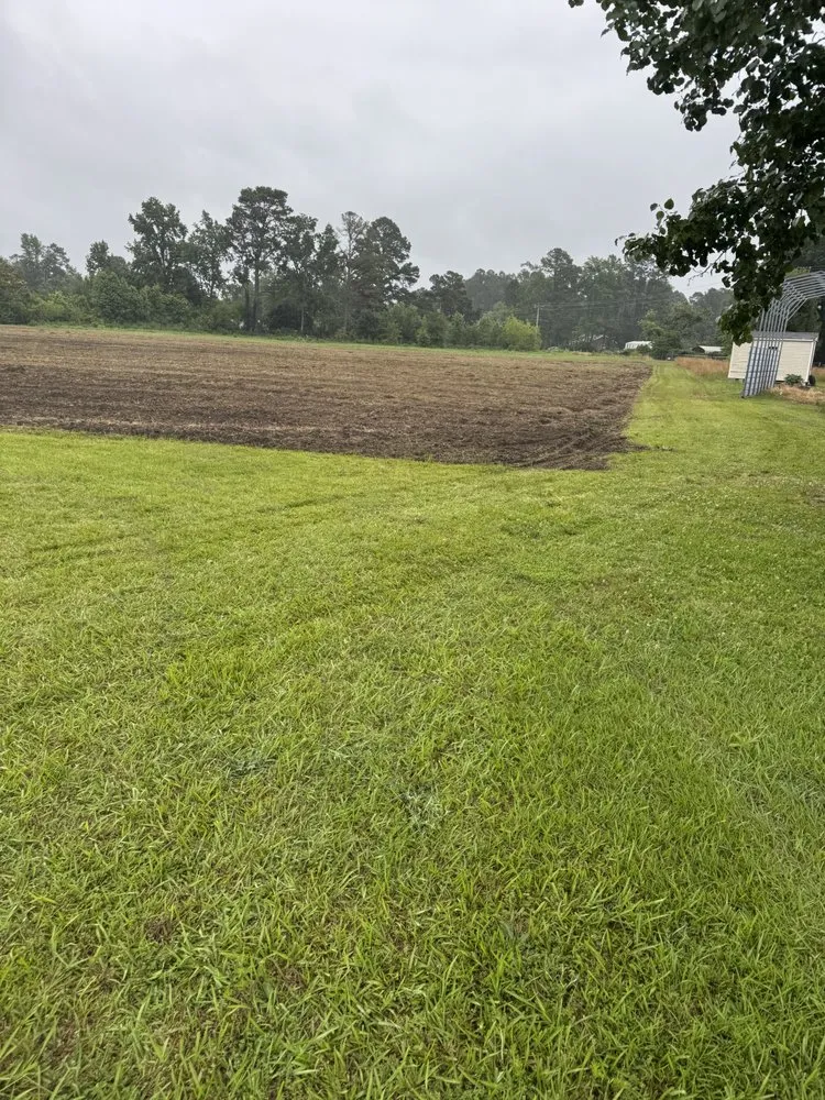 Reliable residential landscaping for beautiful yards in Pembroke, NC by Brayboy’s Landscaping, Grading and Hauling