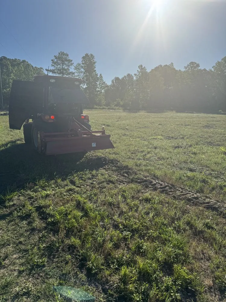 Top-rated yard maintenance experts serving Pembroke, NC - Brayboy’s Landscaping, Grading and Hauling