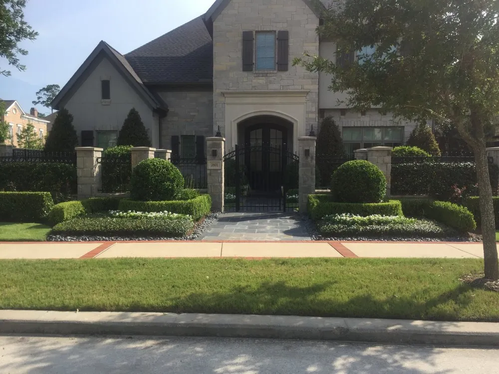 Professional yard maintenance for year-round maintenance across Houston, TX - Brays Oaks Landscape
