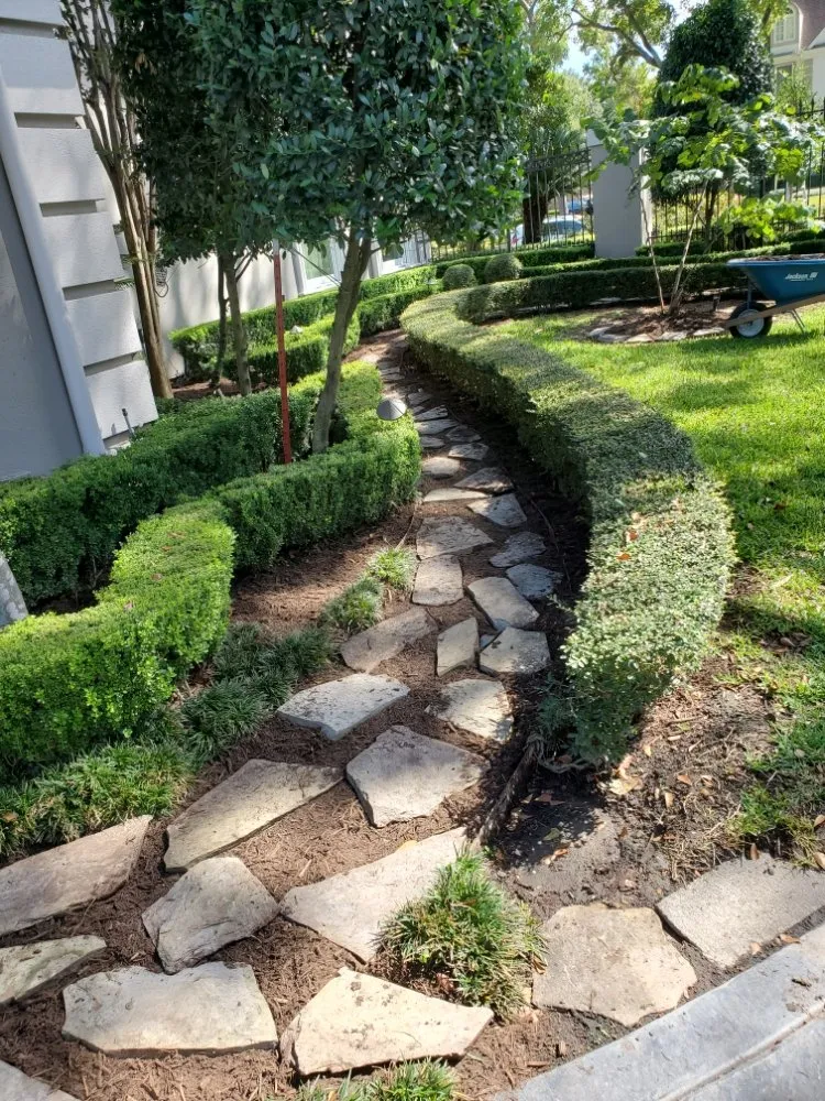Expert outdoor landscaping for homes in Orlando, FL by Brazos Lawn & Landscape