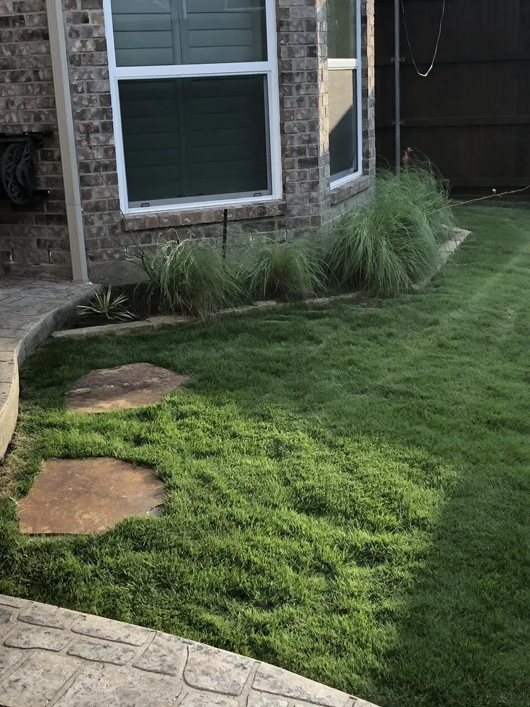 Custom lawn mowing service experts serving Lewisville, TX - Breakaway Landscape