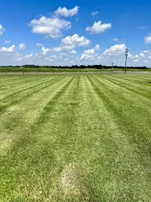 Breaux’s Lawn Care Services