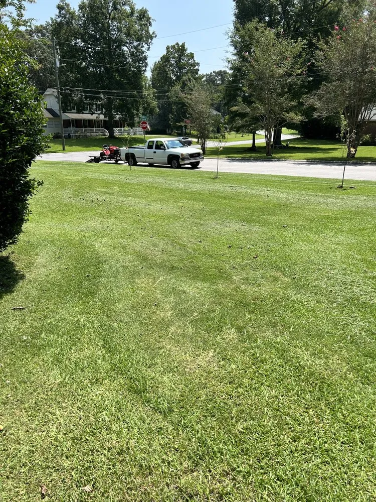 Trusted lawn care service experts serving Jacksonville, NC - Breeze Lawncare Services