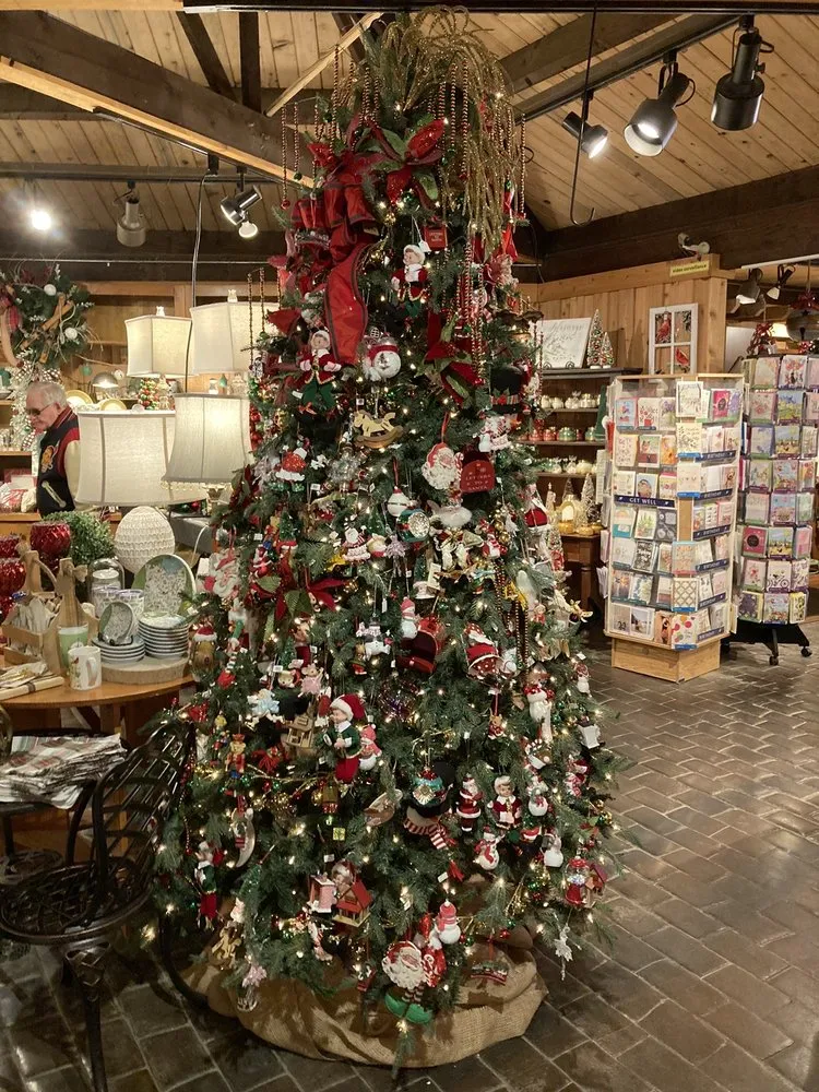 Professional yard maintenance for year-round maintenance in Chagrin Falls, OH by Breezewood Gardens & Gifts