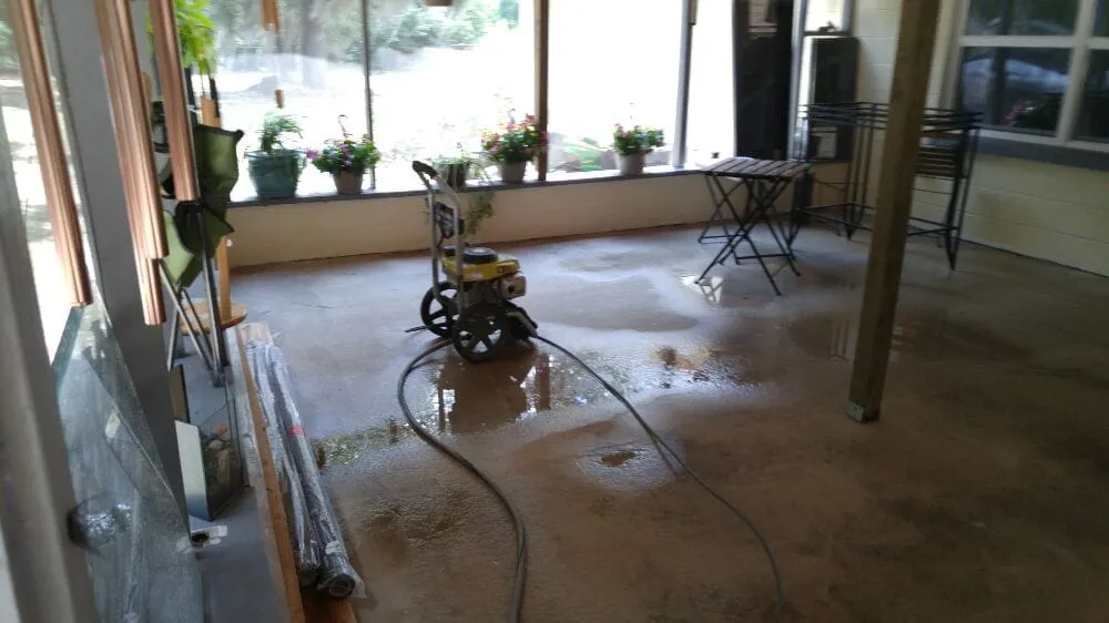 Custom yard maintenance experts serving Gainesville, FL - Brenda's Good Neighbor Service