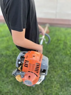 Brenden's Lawn Care Logo