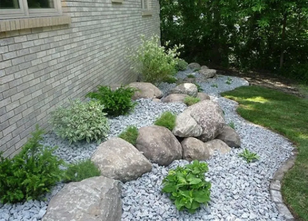 Expert outdoor landscaping for beautiful yards in Lexington, KY by Brennan And Barham