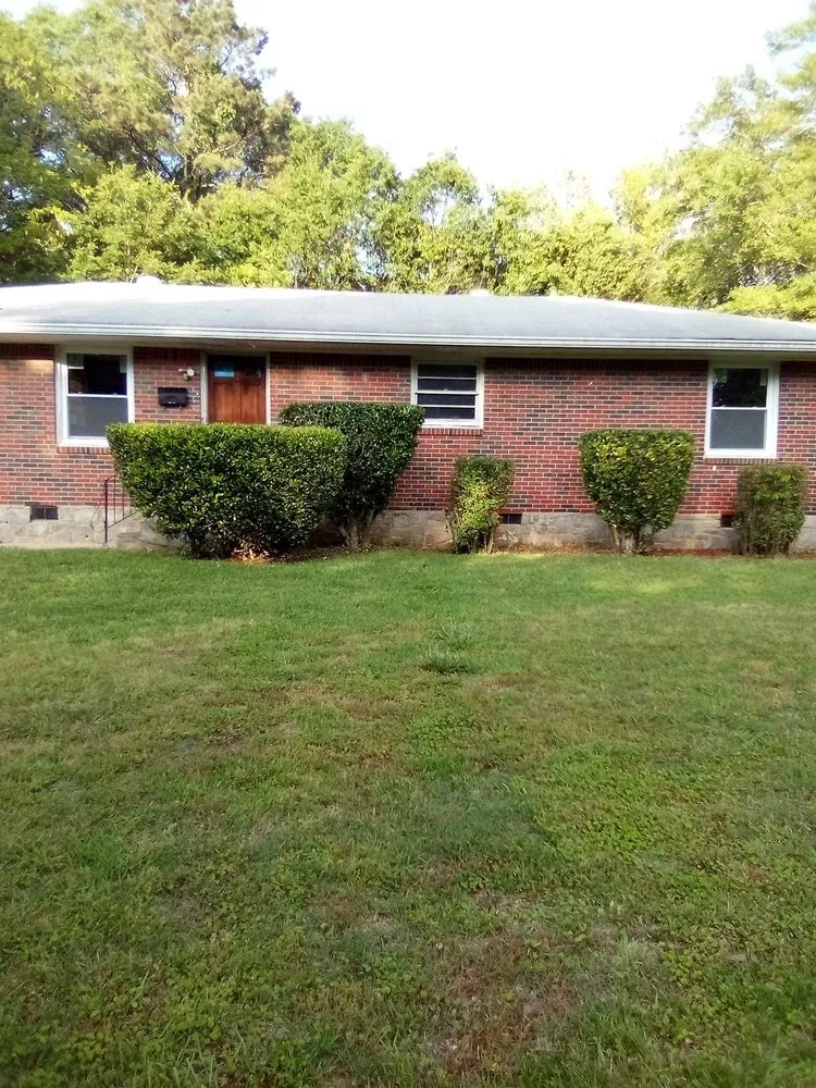 Affordable lawn mowing service for residential properties in Peachtree City, GA by Brent Landscaping Services