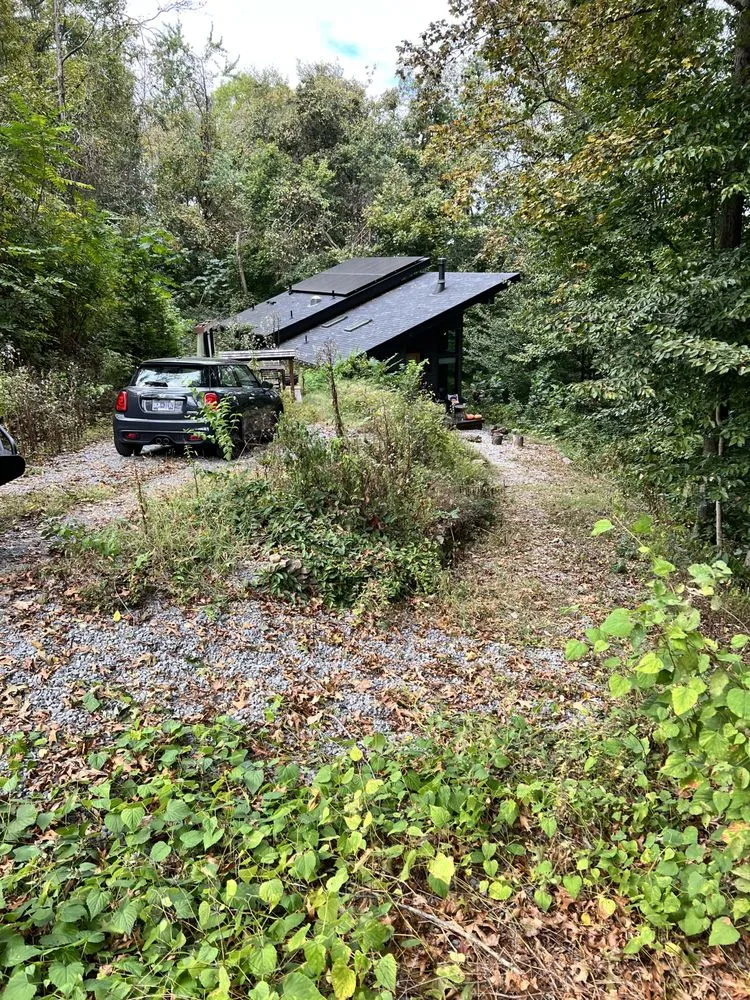 Professional lawn care service in Brentwood, TN by Brentwood Dirt Works