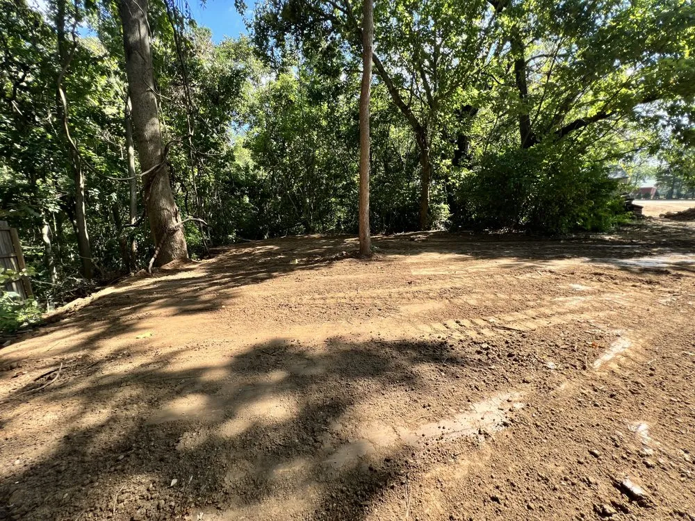 Reliable yard cleanup service for year-round maintenance across Brentwood, TN - Brentwood Dirt Works