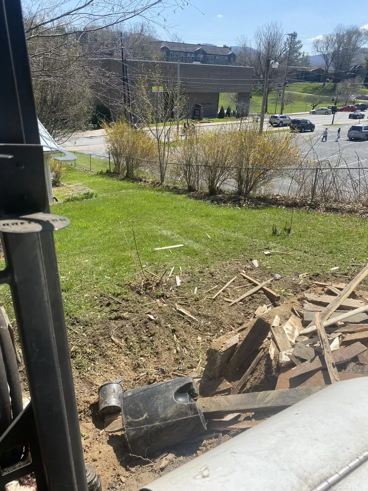 Custom yard maintenance in Newland, NC by Brewers Dirt Works