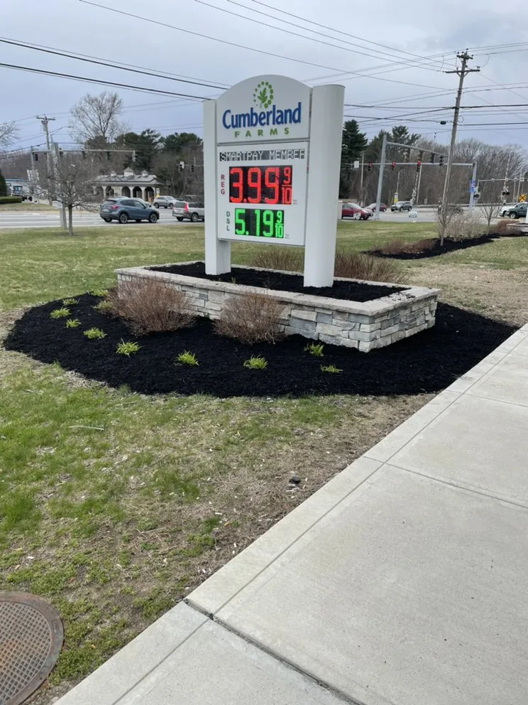 Custom lawn care service in Wiscasset, ME - Brewer's Property Service