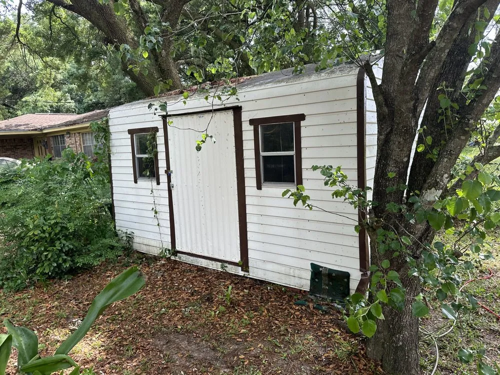 Top-rated yard maintenance experts serving Pensacola, FL - Brewton's Pressure Washing