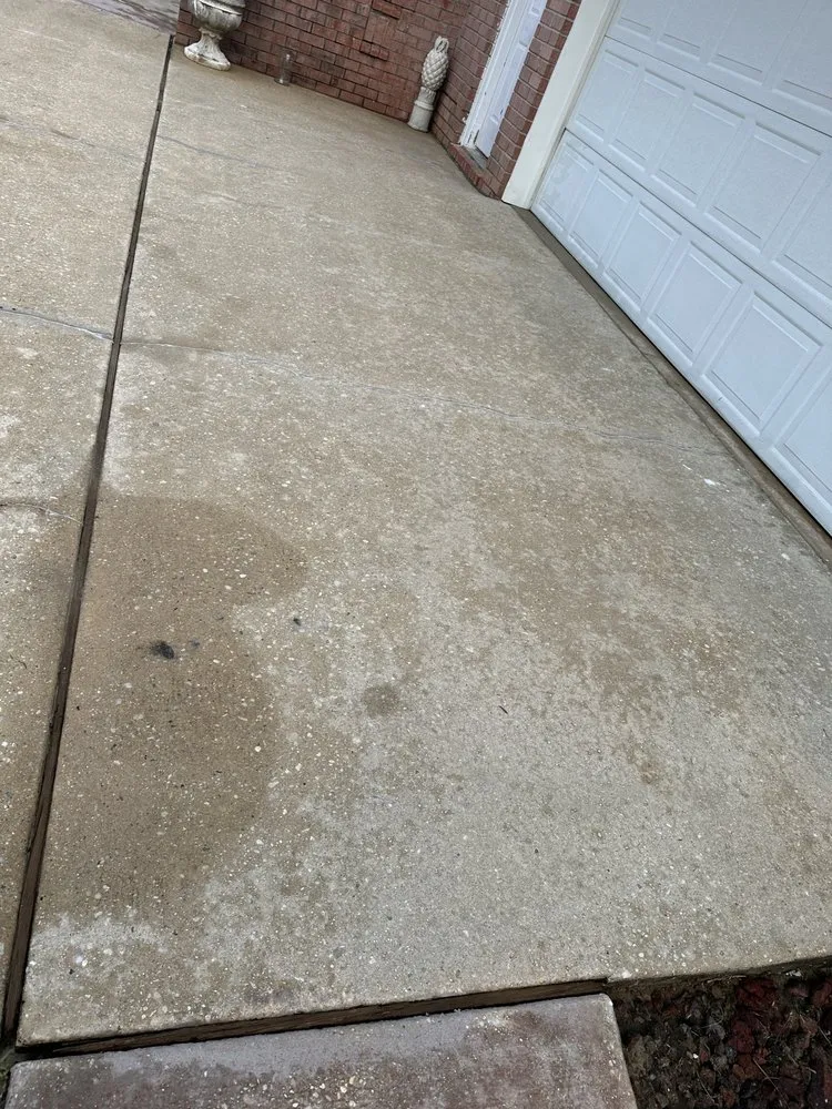 Custom yard maintenance in Pensacola, FL - Brewton's Pressure Washing