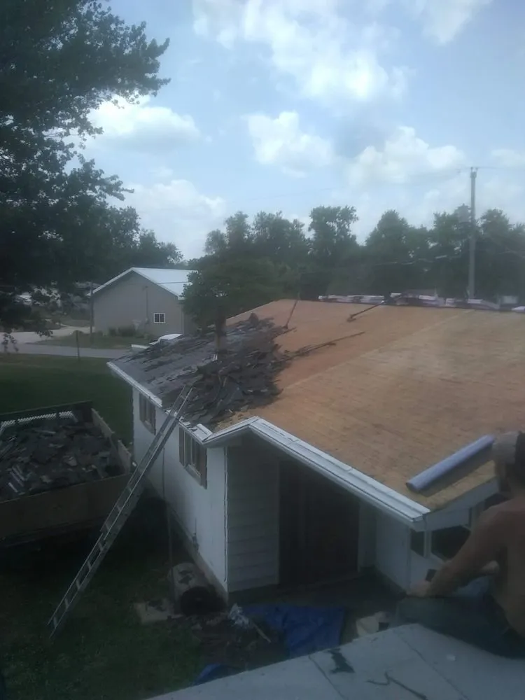 Affordable yard cleanup service experts serving Galesburg, IL - Brewtus Multi Services