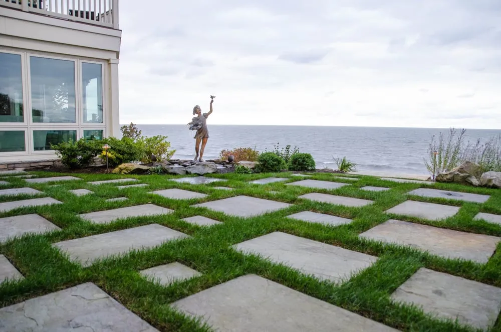 Professional landscaping services for homes in Lorain, OH by Brian-Kyles Landscapes of Distinction