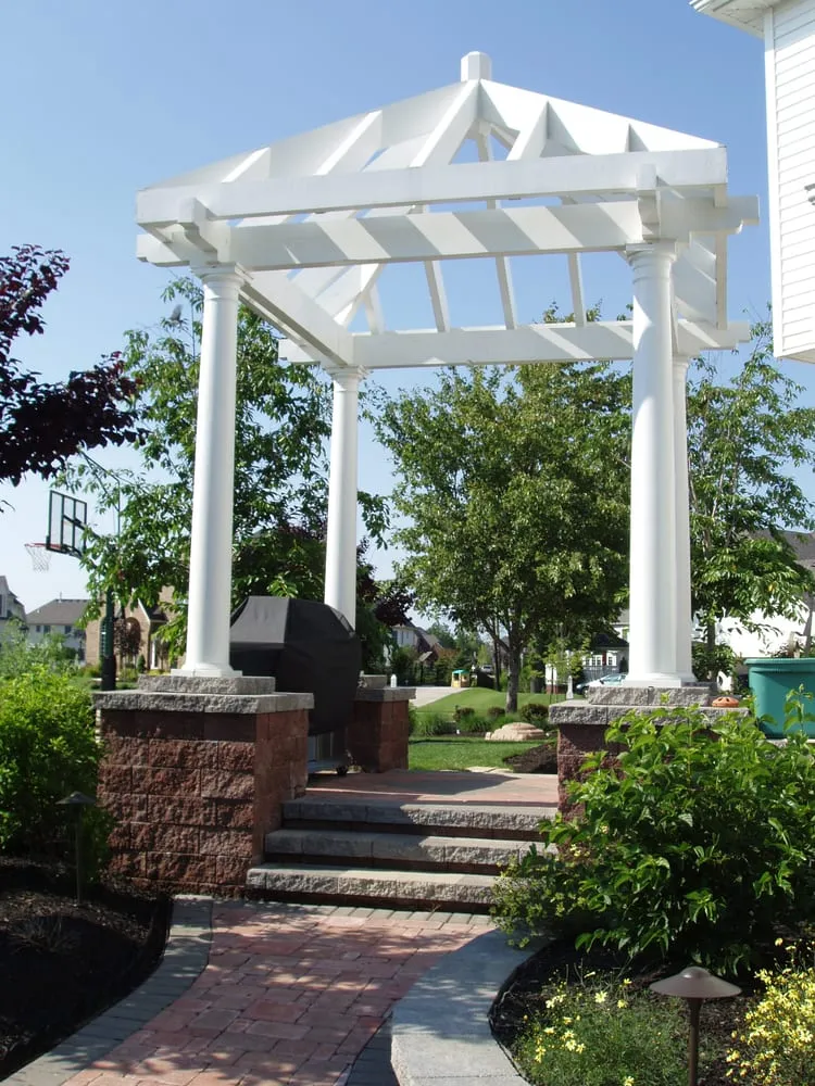 Reliable residential landscaping with custom design in Lorain, OH by Brian-Kyles Landscapes of Distinction