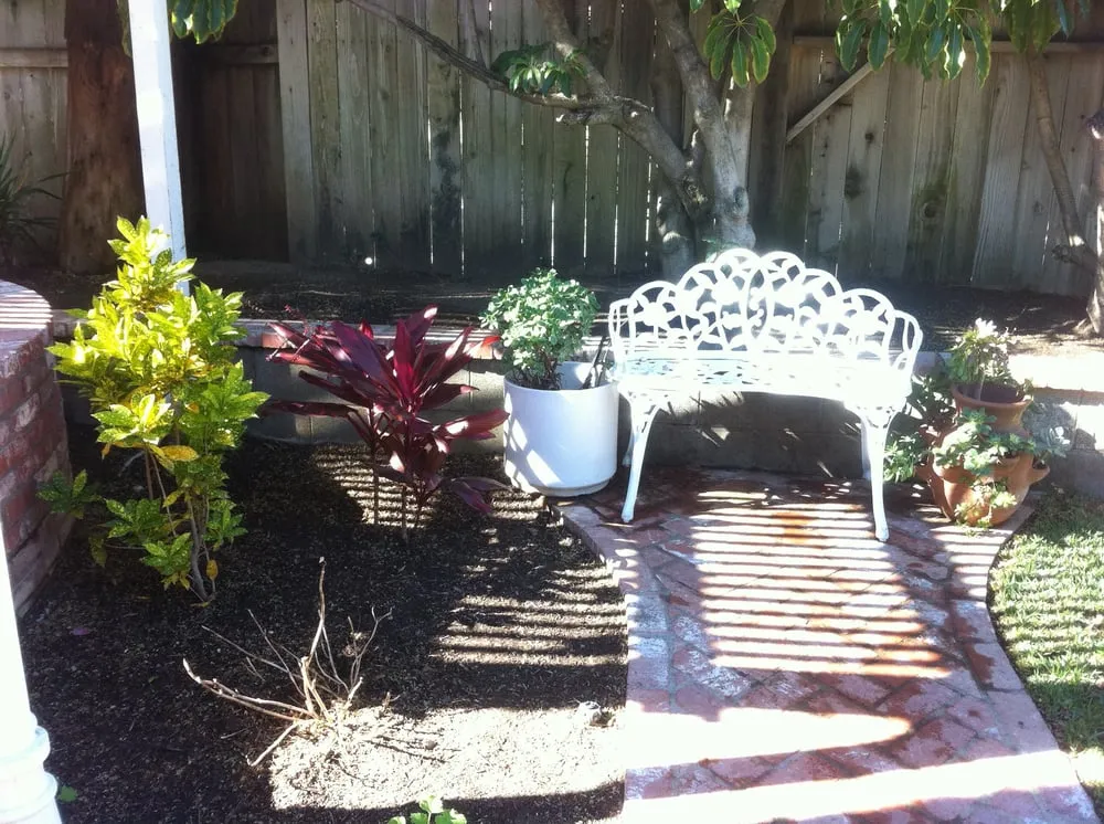 Custom lawn mowing service in Bell, CA - Briano's Landscape