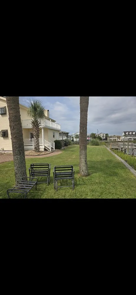 Top-rated outdoor landscaping experts serving Calabash, NC - Brians Hard and Landscapesing