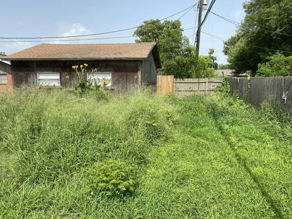 Expert landscape design for beautiful yards in Portland, TX by Brian’s Lawn Care