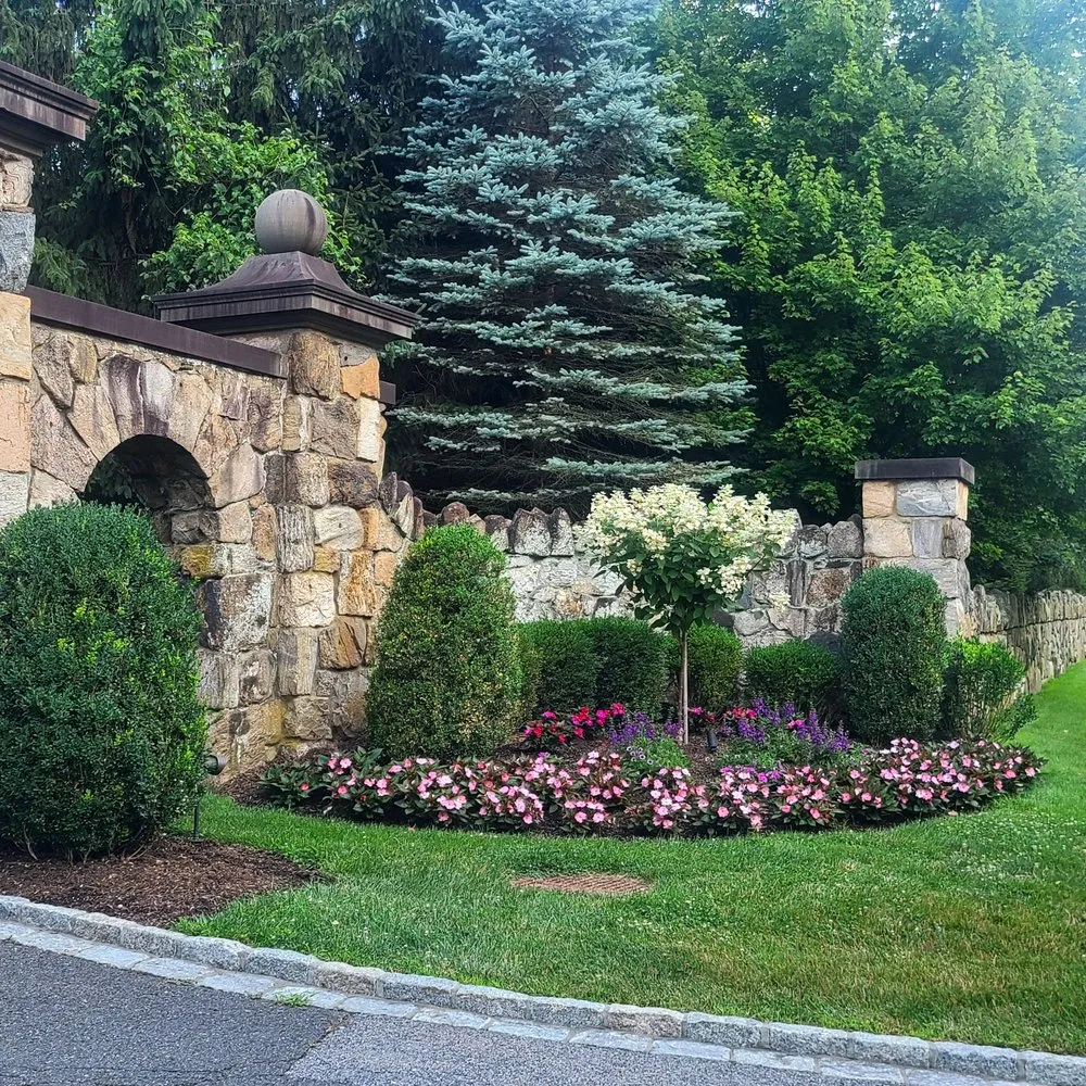 Custom outdoor landscaping in Scarsdale, NY - Brian's Outdoor Designs