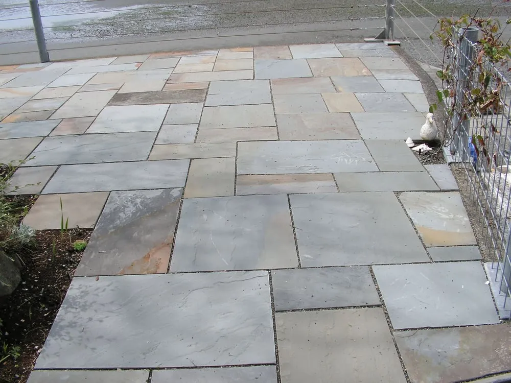 Local lawn care service near you in Edmonds, WA by Brick & Blade