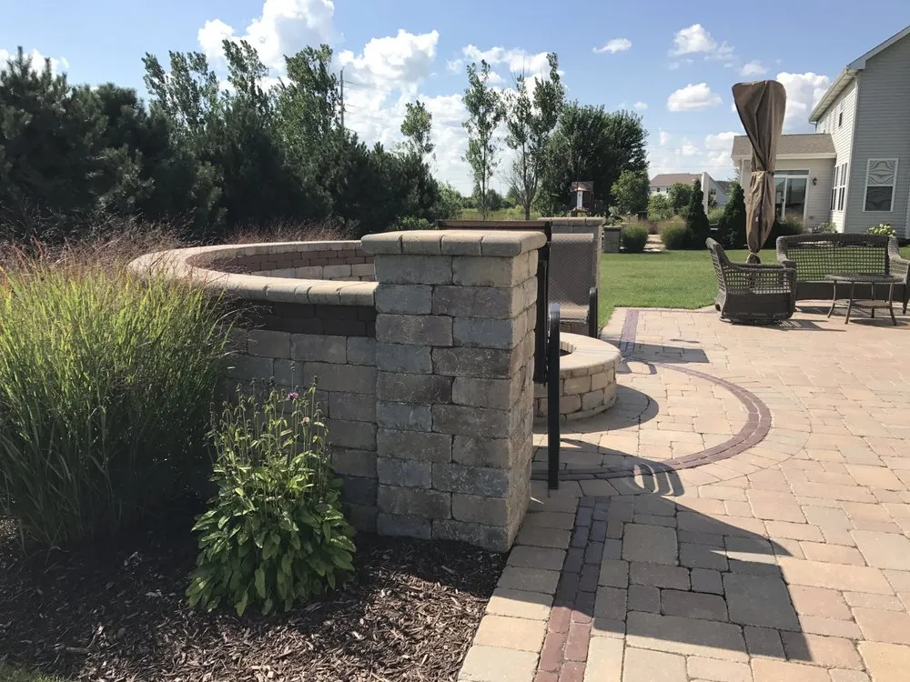 Custom garden landscaping experts serving Aurora, IL - Brick Creations & Landscaping