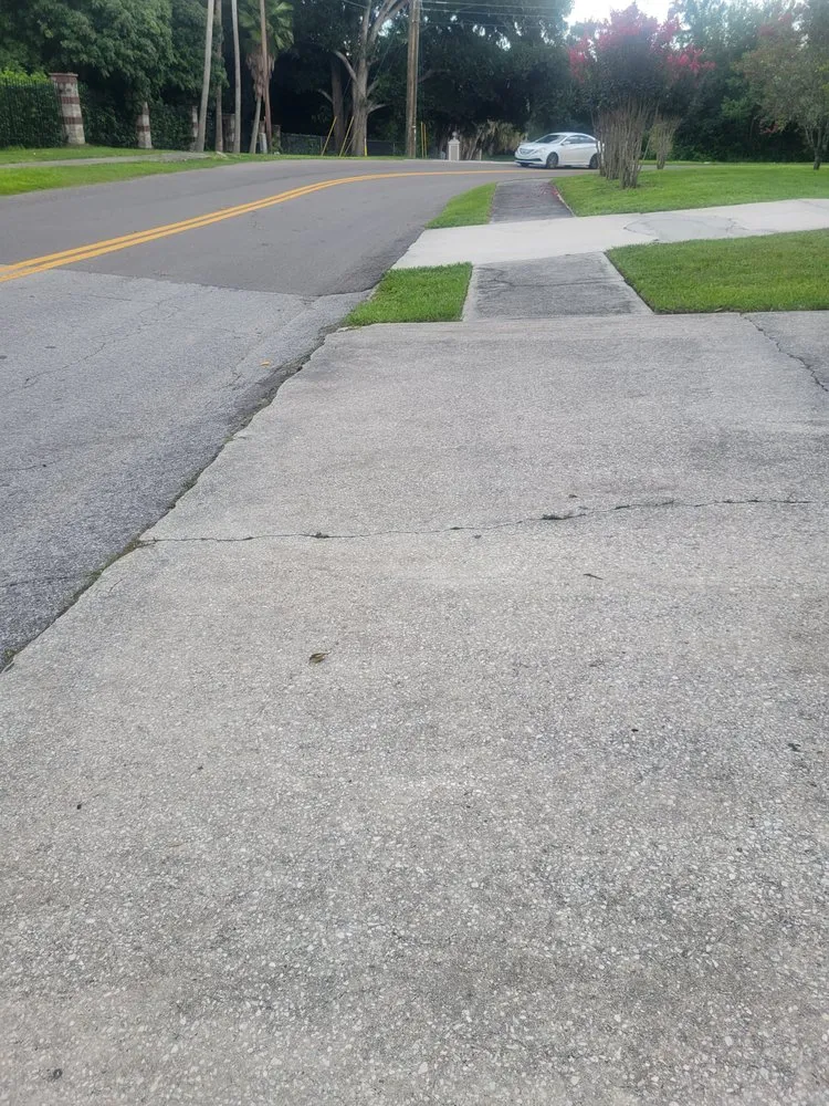 Affordable garden landscaping in Winter Haven, FL by Brick's Quality Lawn Care Service