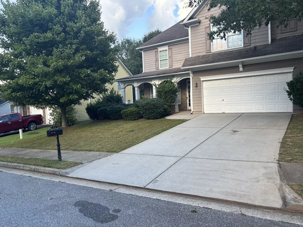 Reliable garden landscaping in Newnan, GA - Bridges & Carlton Lawn Care