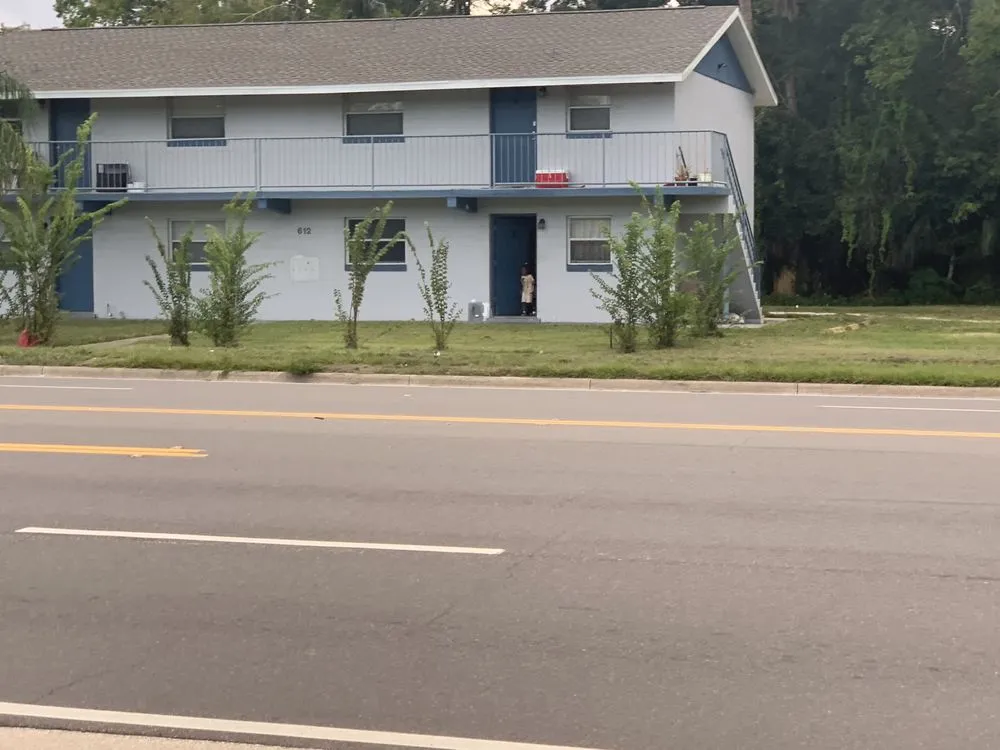 Top-rated yard cleanup service experts serving Holly Hill, FL - Bridges Landscaping