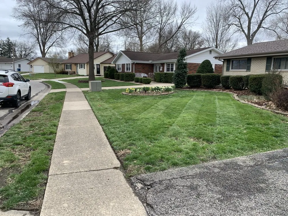 Affordable outdoor landscaping experts serving Springfield, IL - BRiggs Bushes