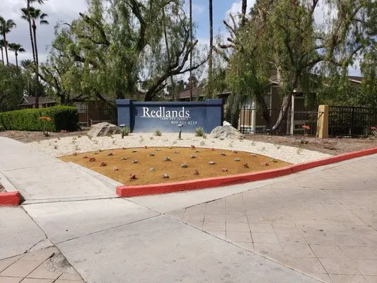 Briggs Landscape Services Logo