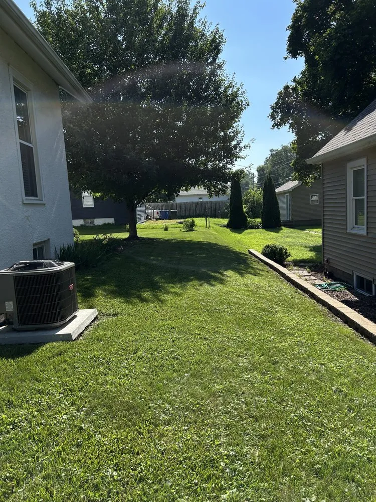 Professional lawn mowing service in Davenport, IA by Briggs Mowing & Lawncare